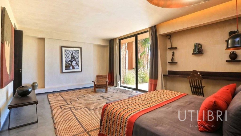Extraordinary villa, Road to Fes