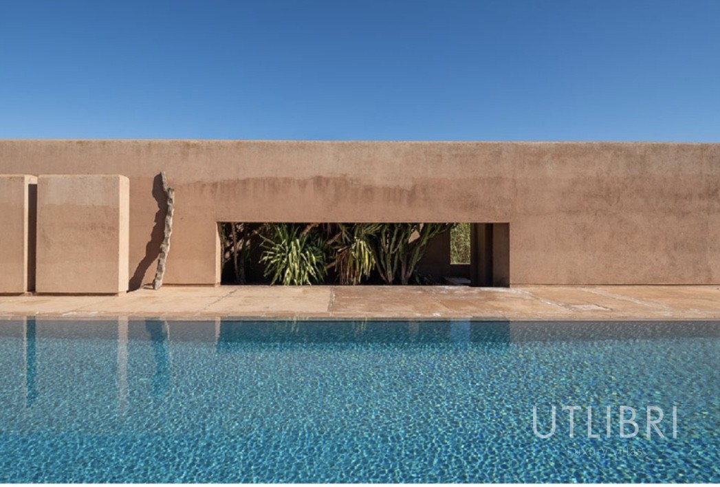 Extraordinary villa, Road to Fes