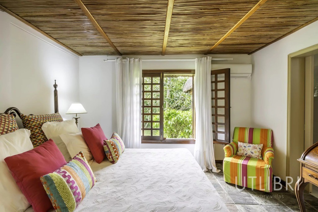 Villa d'exception, Roches noires