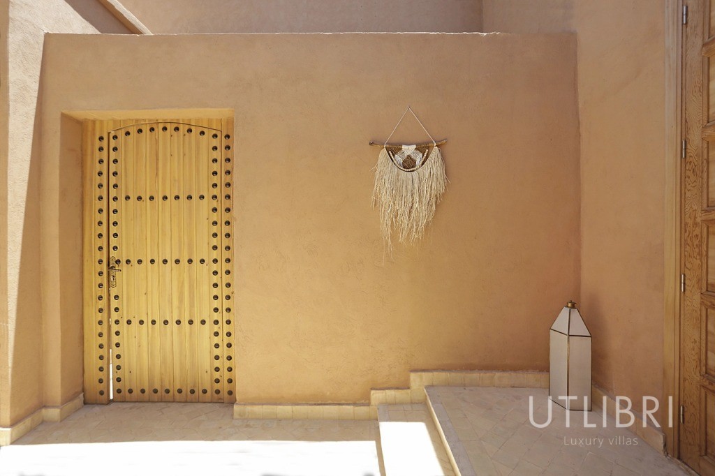 Extraordinary villa, Road to Fes