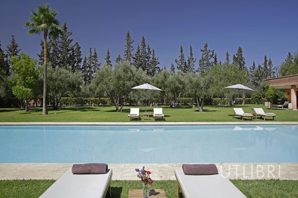 Extraordinary villa, Road to Fes
