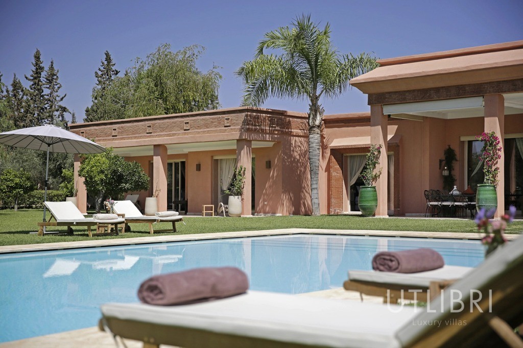 Extraordinary villa, Road to Fes