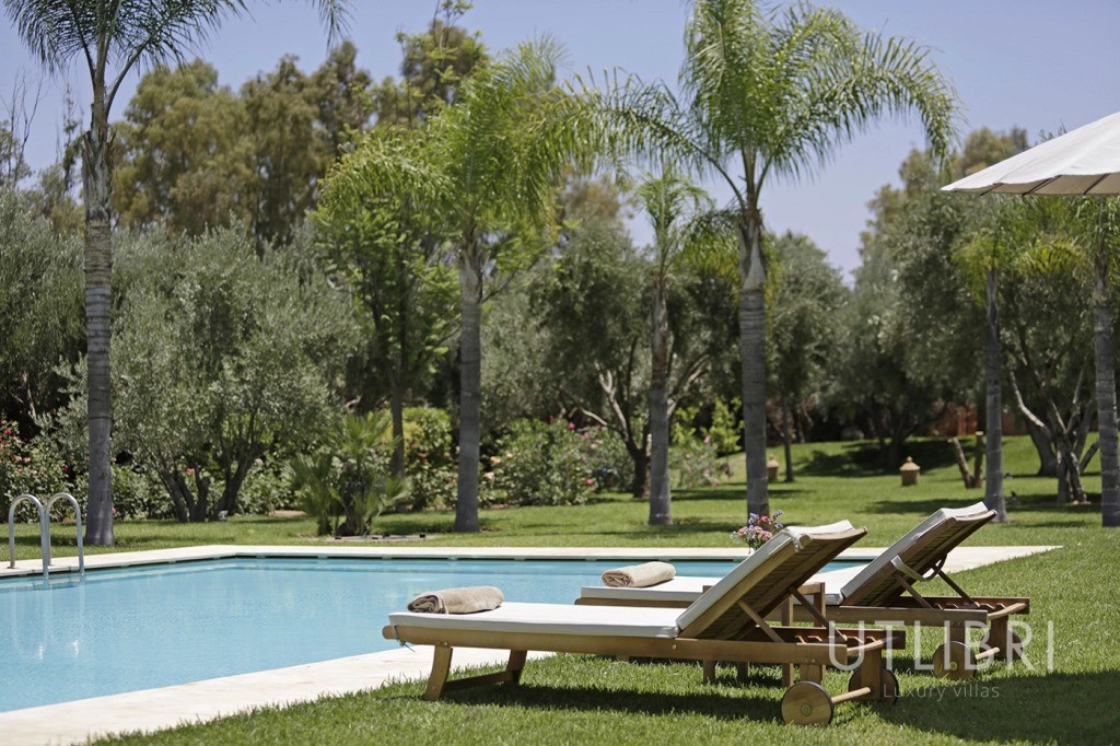 Extraordinary villa, Road to Fes