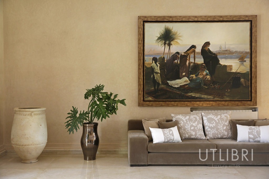 Extraordinary villa, Road to Fes
