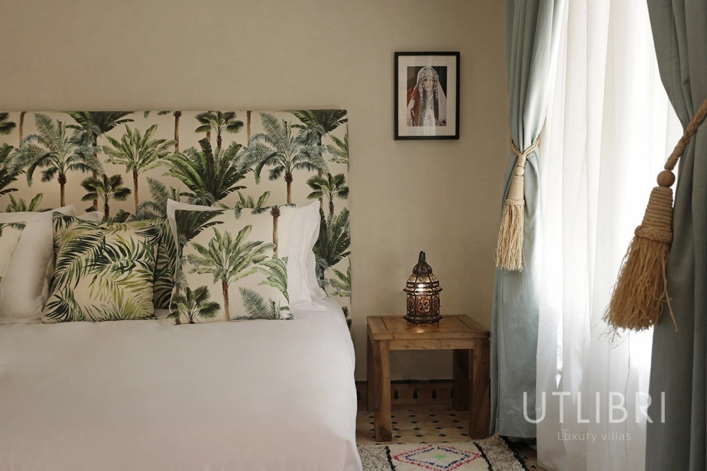 Extraordinary villa, Road to Fes