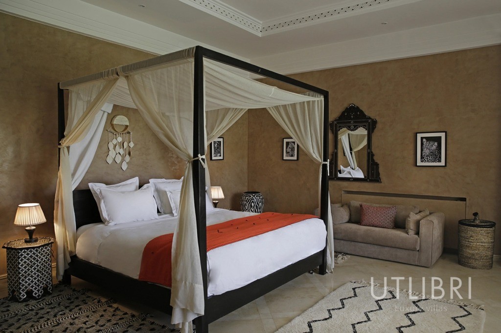Extraordinary villa, Road to Fes