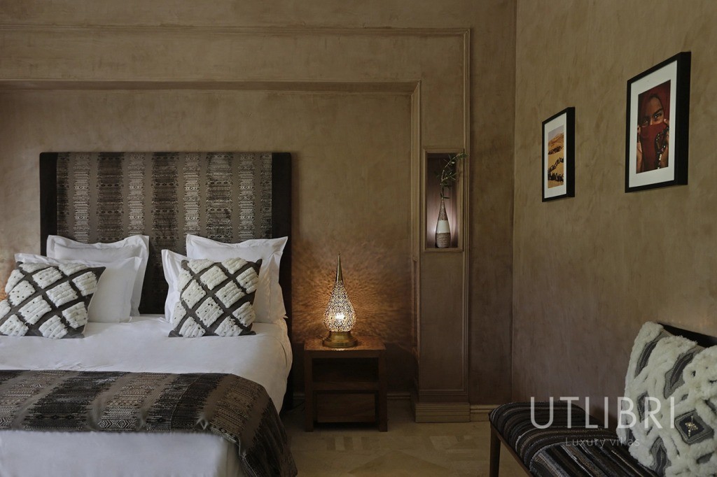 Extraordinary villa, Road to Fes