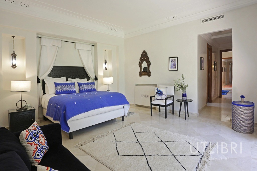 Extraordinary villa, Road to Fes
