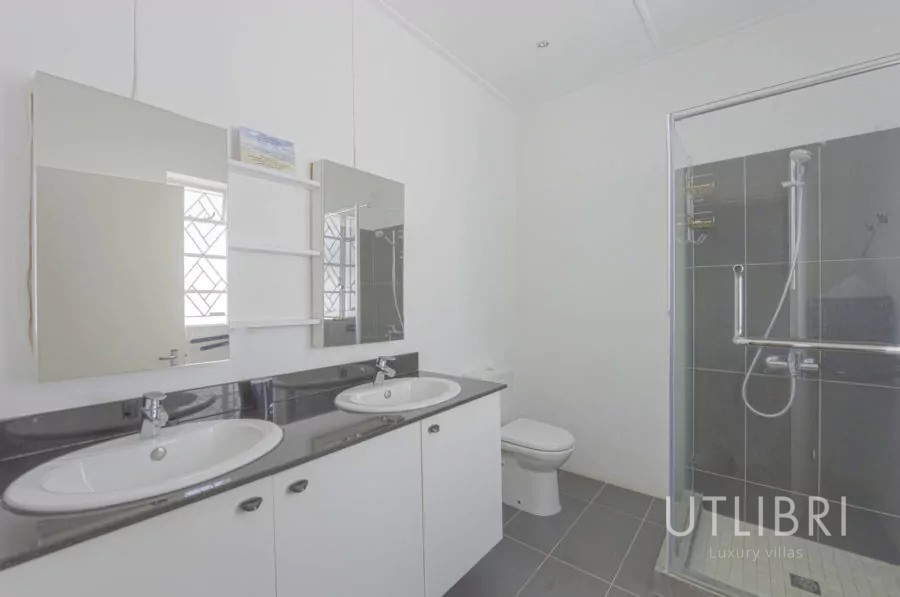 Villa d'exception, Roches noires