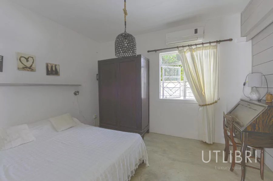 Villa d'exception, Roches noires
