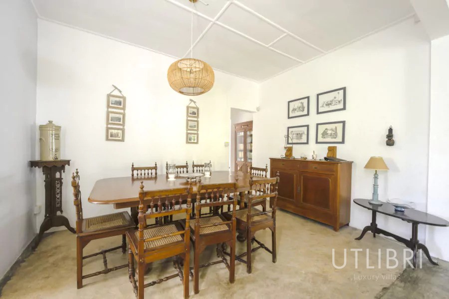 Villa d'exception, Roches noires