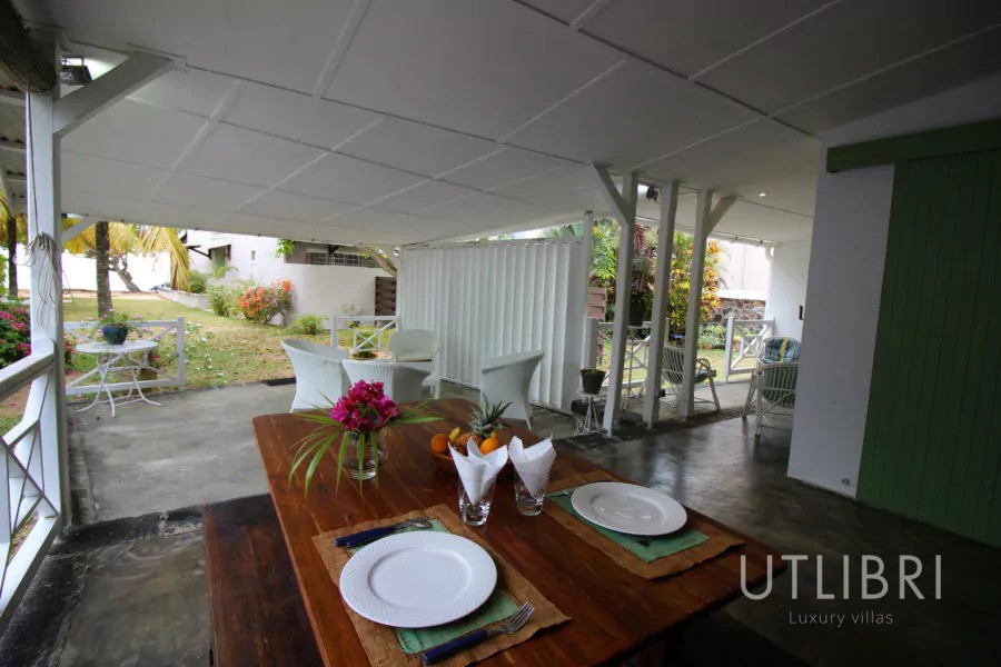 Villa d'exception, Roches noires