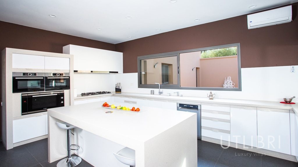 Extraordinary villa, Royal Palm and around