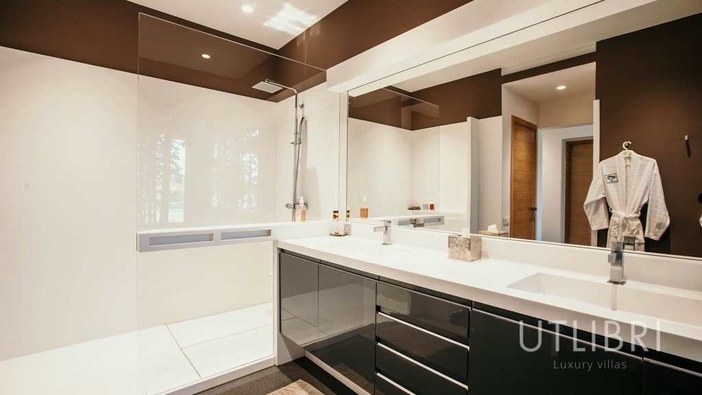Extraordinary villa, Royal Palm and around