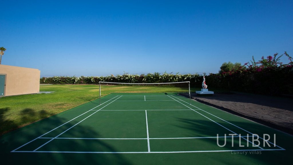 Extraordinary villa, Royal Palm and around