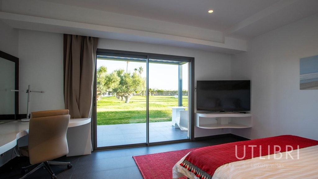 Extraordinary villa, Royal Palm and around