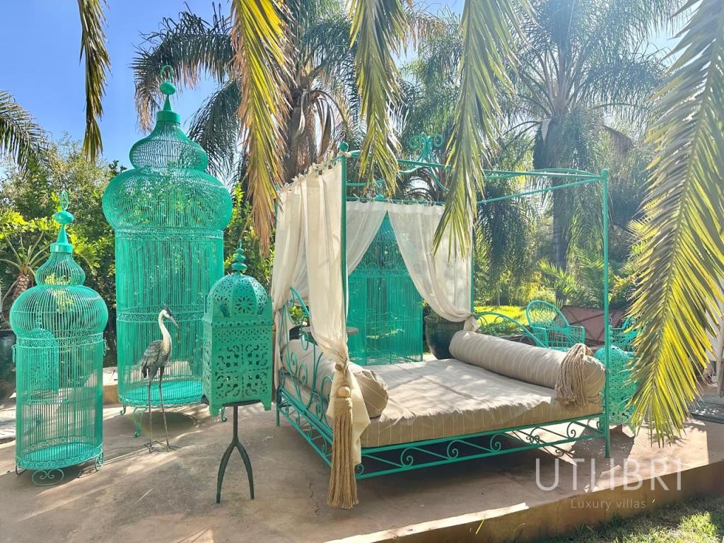 Extraordinary villa, Road to Fes