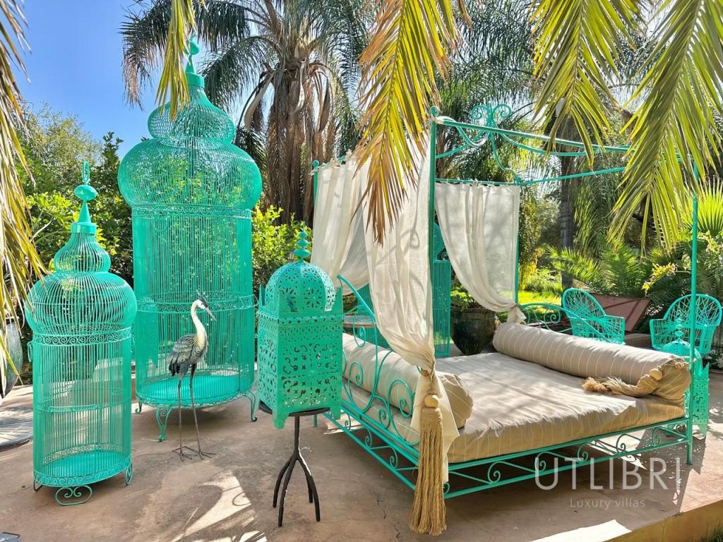 Extraordinary villa, Road to Fes