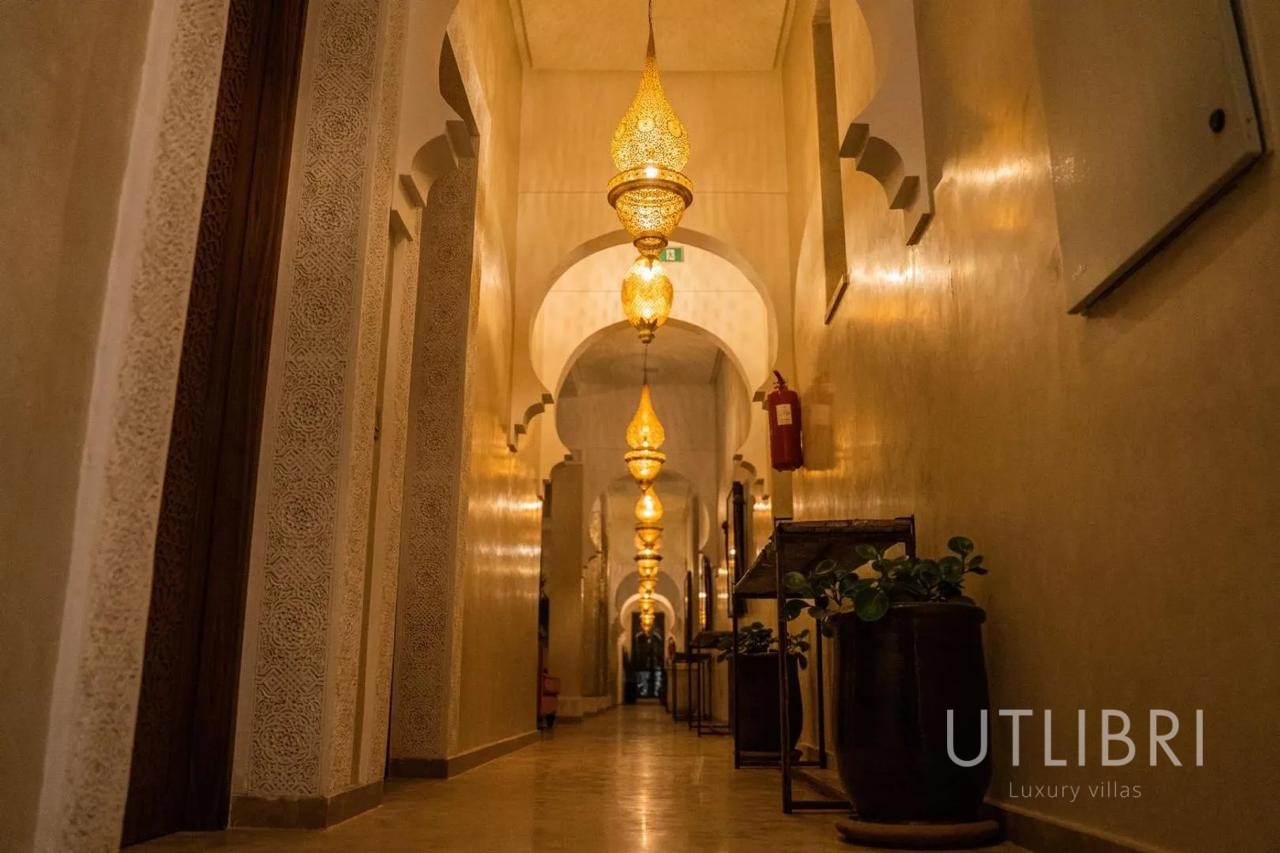 Extraordinary villa, Road to Fes