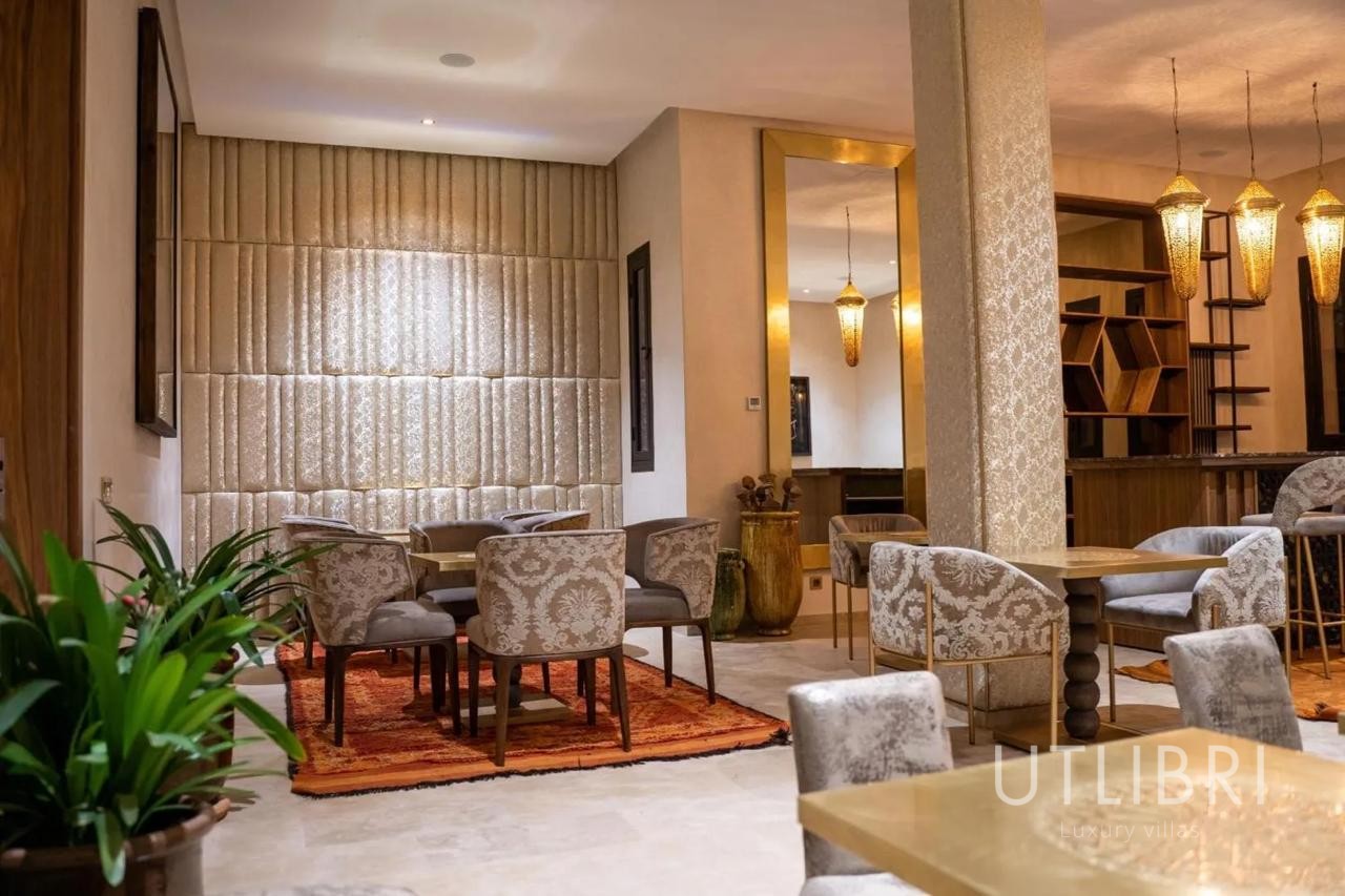 Extraordinary villa, Road to Fes